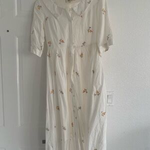 Chic Ivory Floral Midi Dress